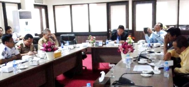 dewan meminta ke pada dishup untu malah pengelolaan pelabuhan